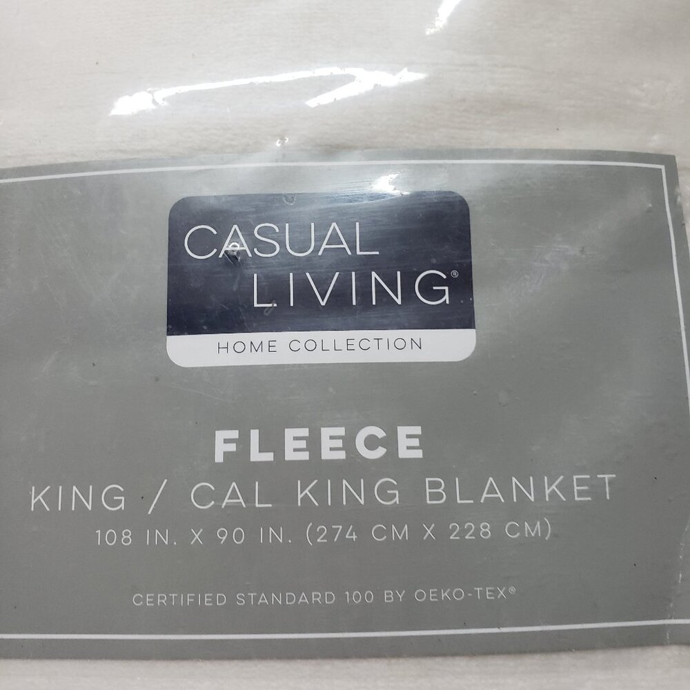 Casual Living Home Collection King/ Cal King Fleece Blanket